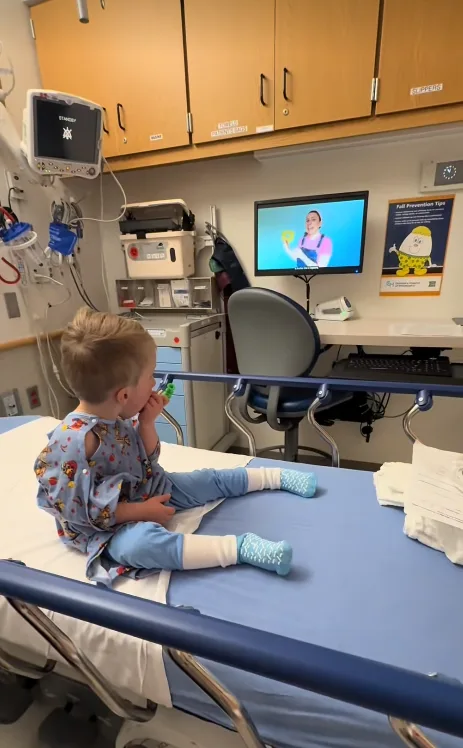 Guilherme, 4 anos, nasceu com o olhinho assim. A próxima etapa não pode esperar.